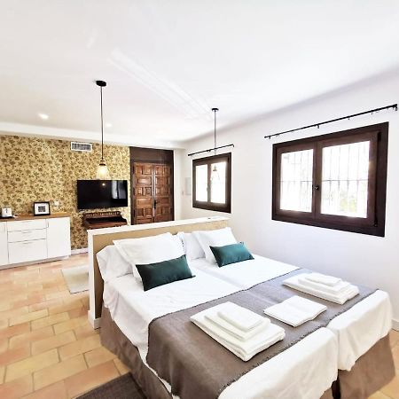 Apartamentos Tres Llaves Palacio De Vela De Los Cobos Úbeda Exteriör bild