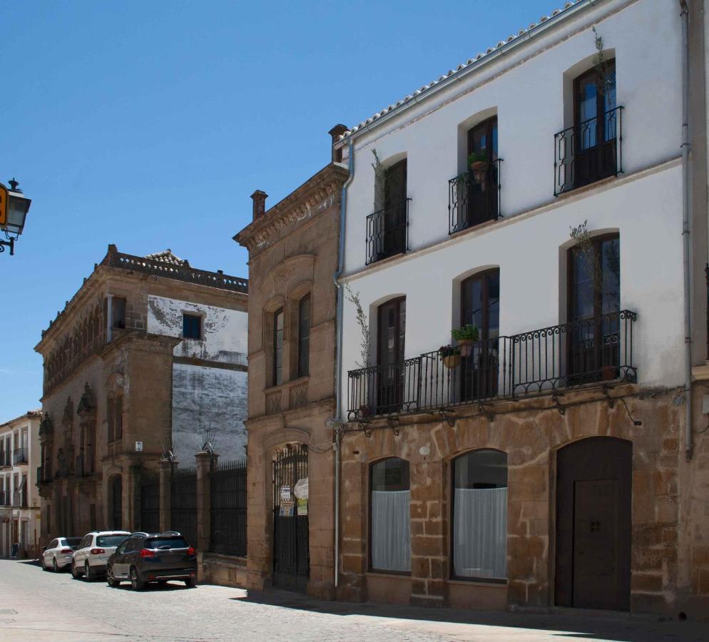 Apartamentos Tres Llaves Palacio De Vela De Los Cobos Úbeda Exteriör bild