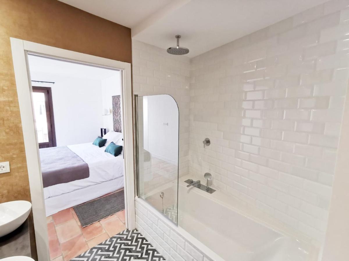 Apartamentos Tres Llaves Palacio De Vela De Los Cobos Úbeda Exteriör bild
