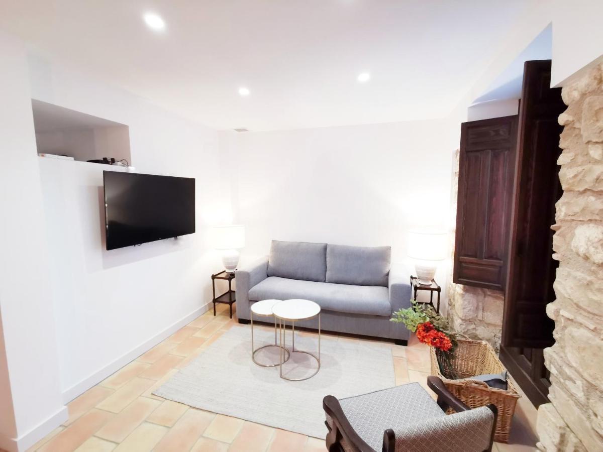 Apartamentos Tres Llaves Palacio De Vela De Los Cobos Úbeda Exteriör bild